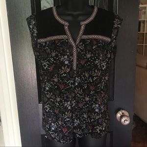 DR2 by Daniel Rainn Size M Black Floral Top